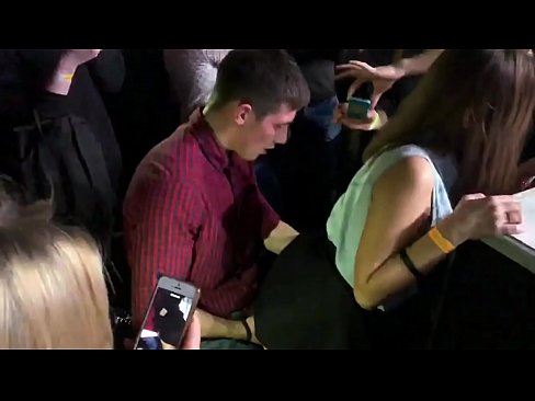 ❤️ Sexe réel dans une boîte de nuit russe. Jeune fille russe de 18 ans baisée dans l'anus et le vagin dans une boîte de nuit. ❤ Porno at us fr.pornmega-com.ru  ﹏